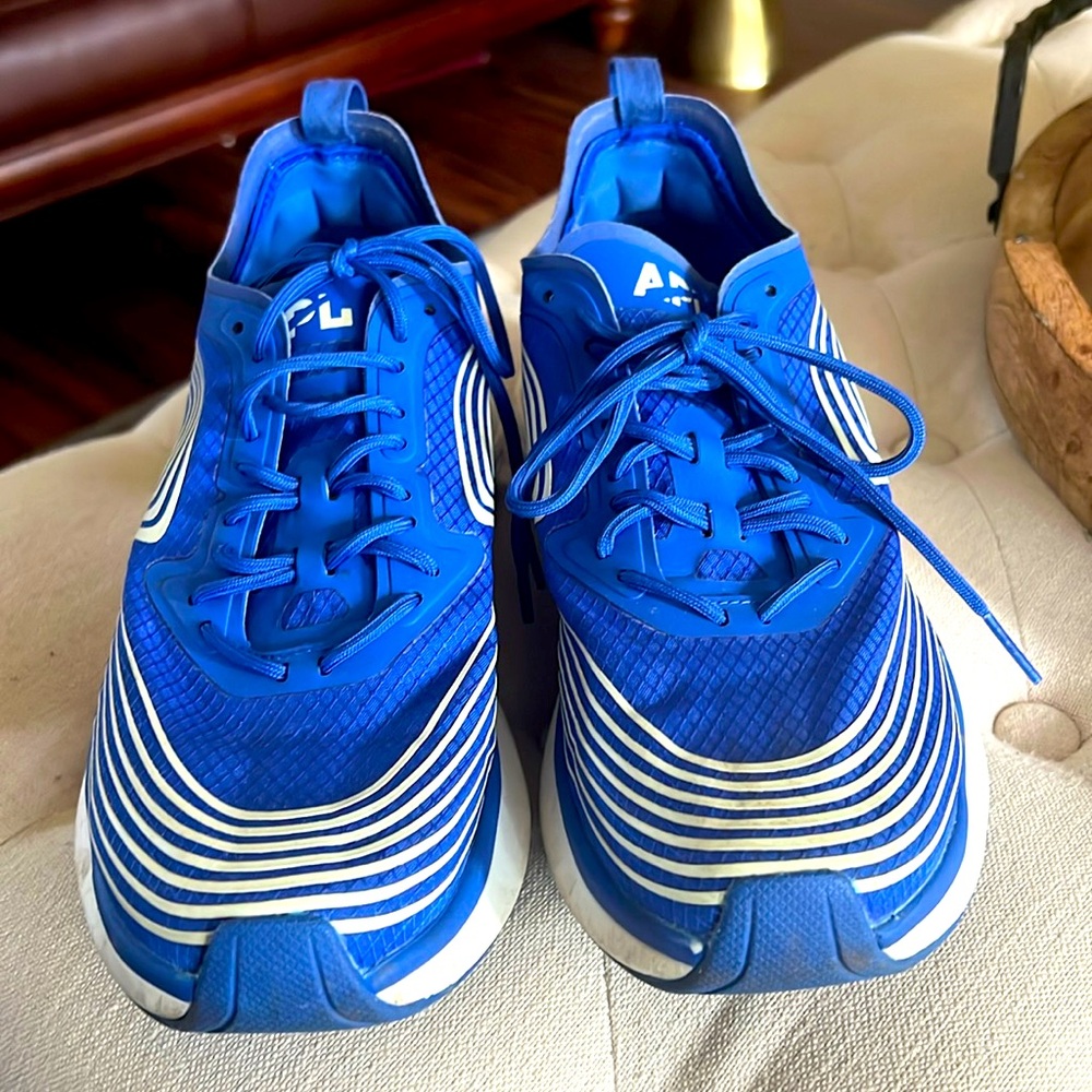 APL sneakers 👟